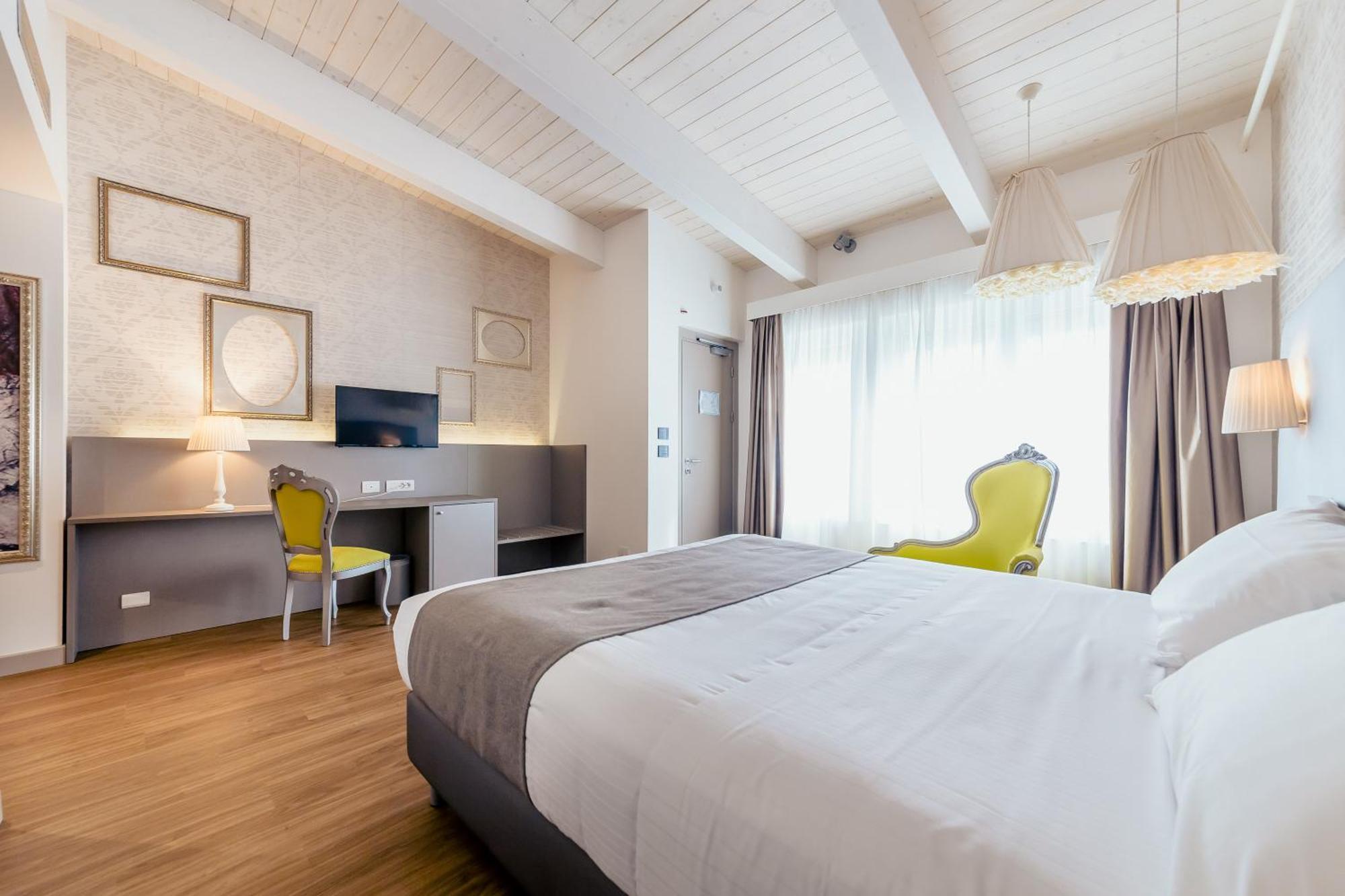 Diamante Mhotel Колленьо Экстерьер фото
