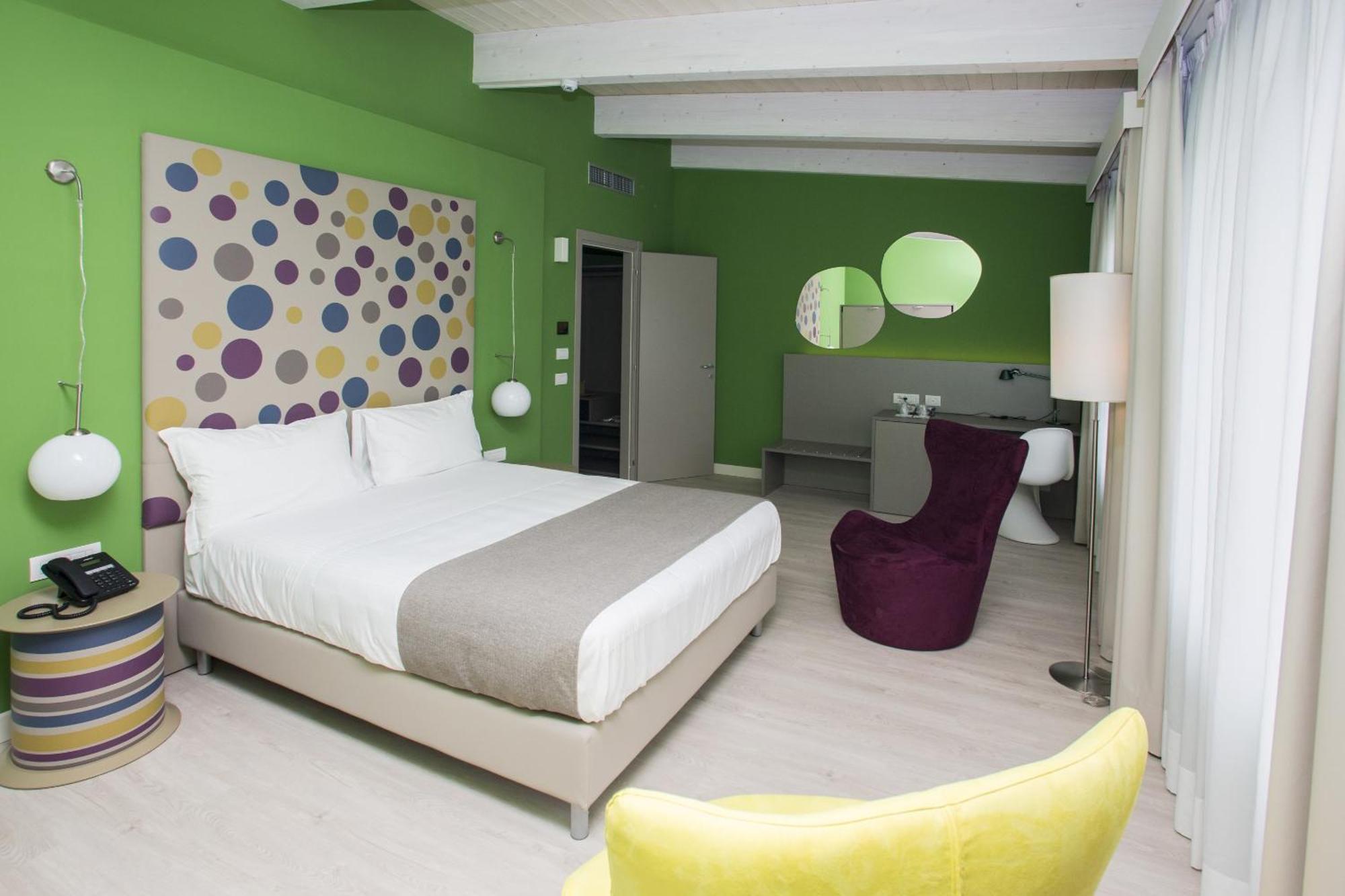 Diamante Mhotel Колленьо Номер фото